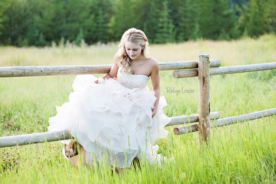 Quesnel Equine Photographer Robyn Louise Photography specialized in capturing the connection between horse and rider in her Beauty and Beloved sessions.