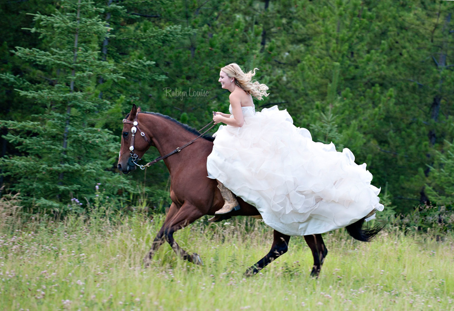 Quesnel Equine Photographer Robyn Louise Photography specialized in capturing the connection between horse and rider in her Beauty and Beloved sessions.
