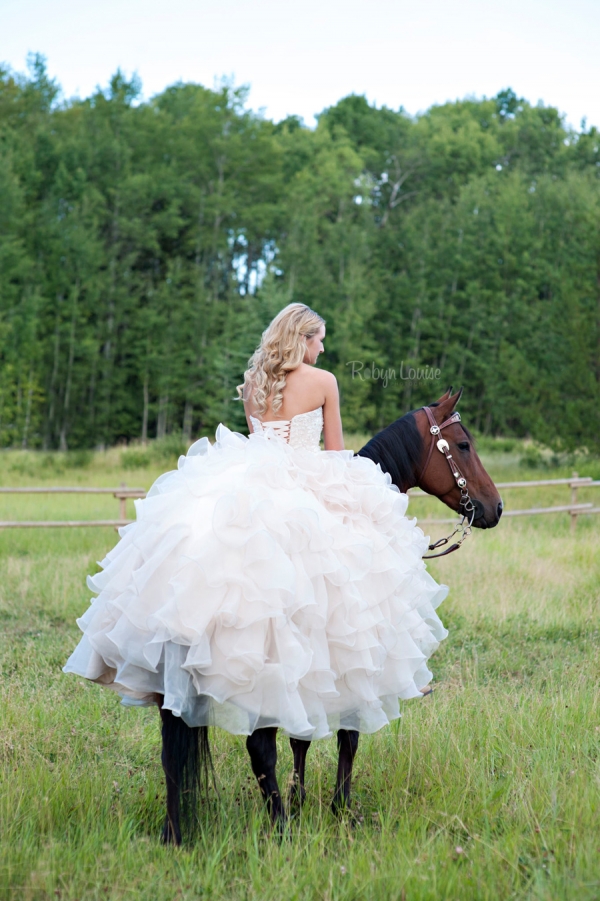 Quesnel Equine Photographer Robyn Louise Photography specialized in capturing the connection between horse and rider in her Beauty and Beloved sessions.